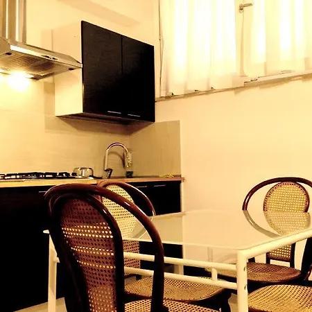 Warehouse 47 Pensión *