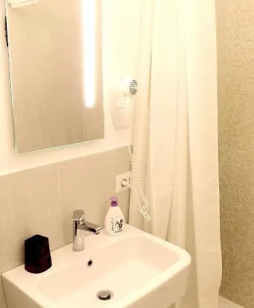 Warehouse 47 Pensión *